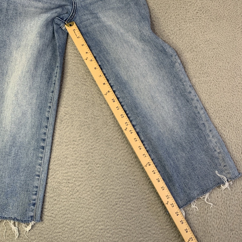 Light Wash Straight Leg Women’s Jeans - Picture 12 of 16